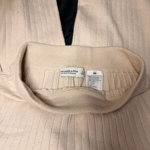 Abercrombie & Fitch Beige Ribbed Top